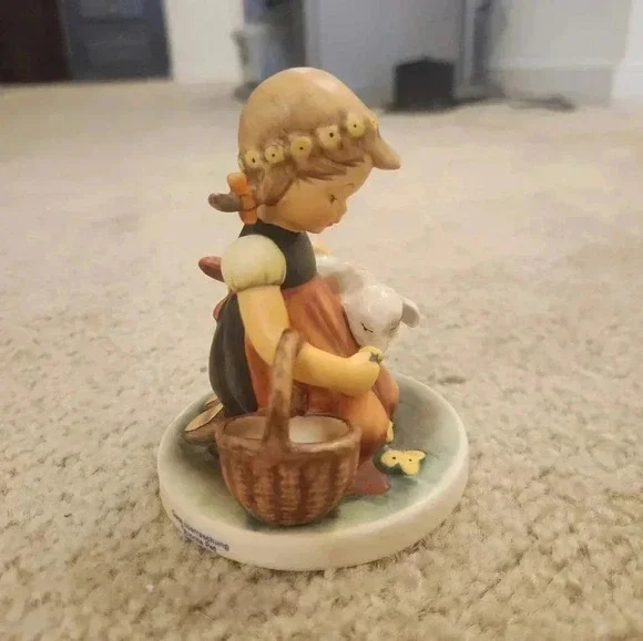 MJ Hummel 2001 Retirement Exclusive Girl Sheep Limited Edition Figure 36113 5" - Picture 4 of 6